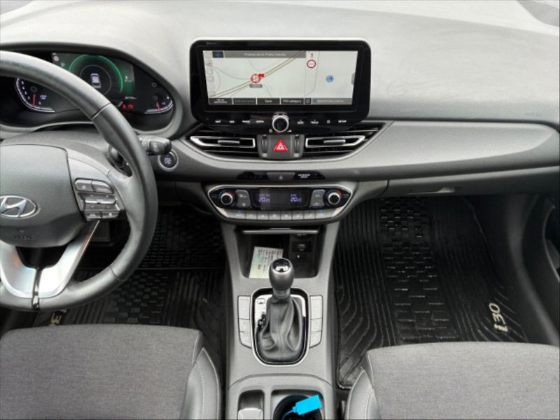 Hyundai i30 1,5 T-GDI M.Hybrid Style AT - fotka 9 z 10