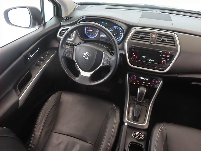 Suzuki SX4 S-Cross (2015) Premium 1.6 VVT AllGrip, 4X4 - fotka 7 z 14