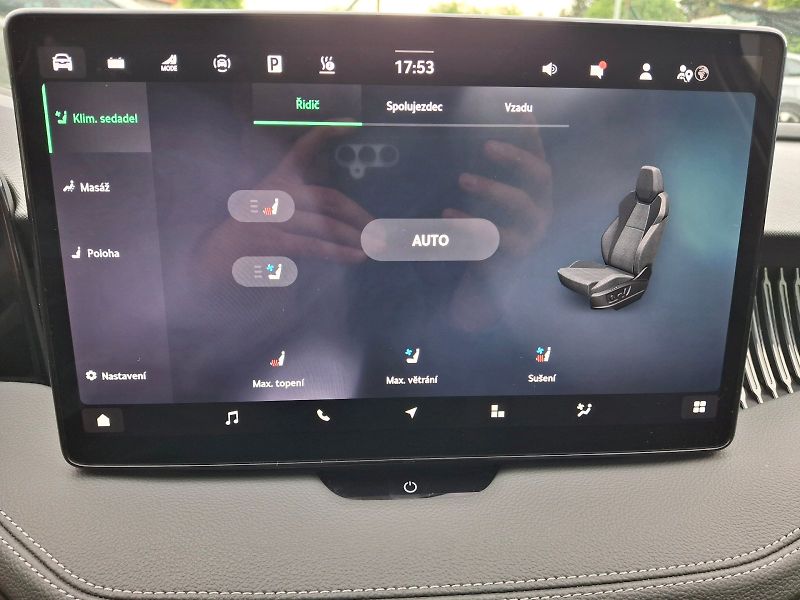 Škoda Superb (2025) Combi iV L&K DSG 1,5TSi 150kW - fotka 32 z 35