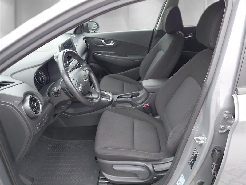 Hyundai Kona 1,6   1.6T-GDi Smart DCT - fotka 11 z 23