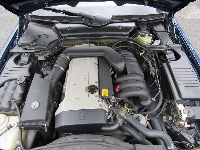 Mercedes-Benz SL 3,2 Hardtop-Cabrio - fotka 44 z 54