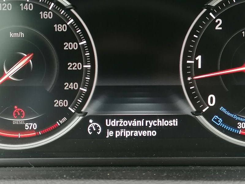 BMW Řada 5 (2014) GT 530d xDrive M-paket - fotka 28 z 40