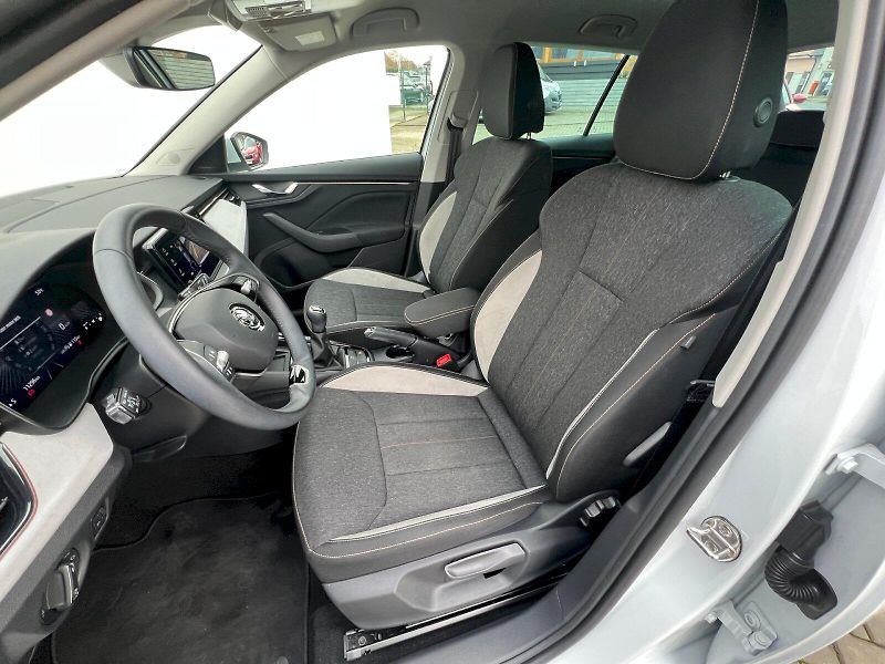 Škoda Kamiq (2024) Top Selection 1,0TSI 80kW M6F - fotka 13 z 33