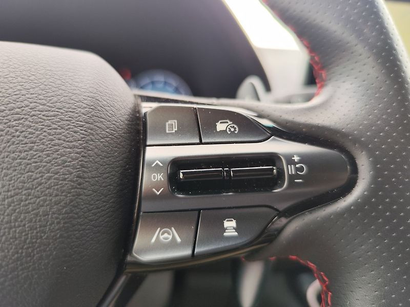 Hyundai i30 1.5 T-GDi/103kW N-Line DCT - fotka 26 z 32