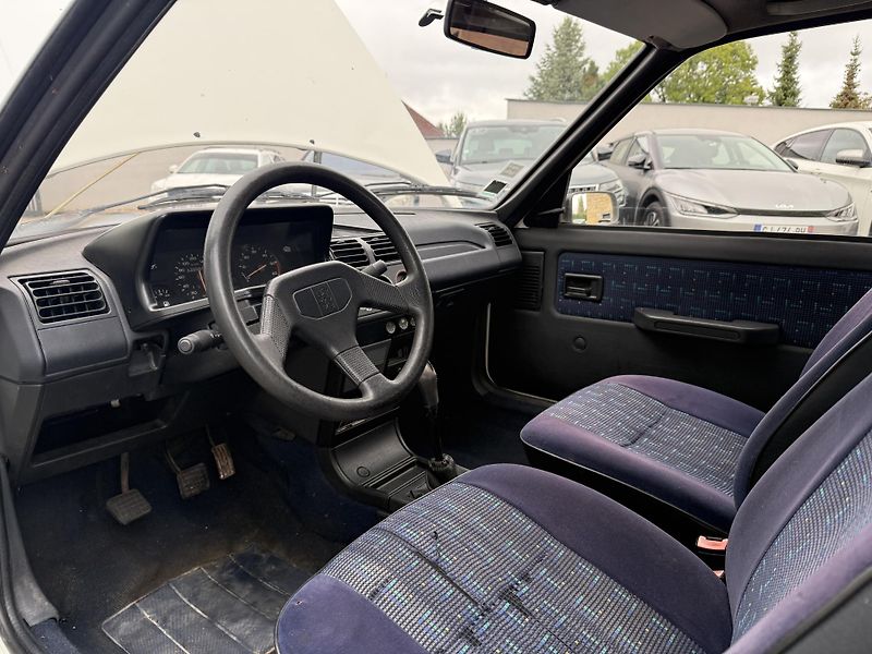 Peugeot 205 1.9 TD 51 kW - fotka 9 z 16