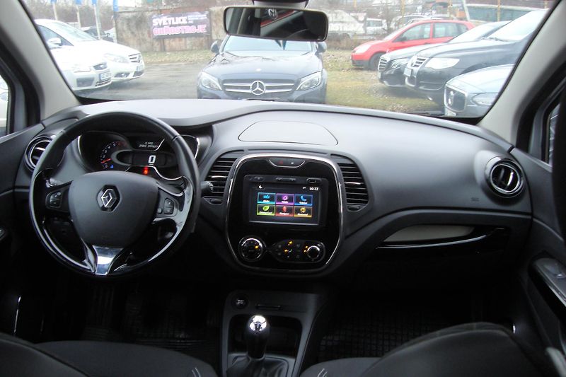Renault Captur (2017)  0.9 Limited - fotka 30 z 66