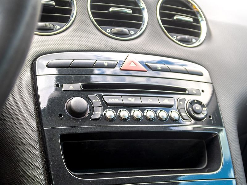 Peugeot 308 (2013) ČR 1.6HDI – 18.12.2013 - fotka 23 z 43