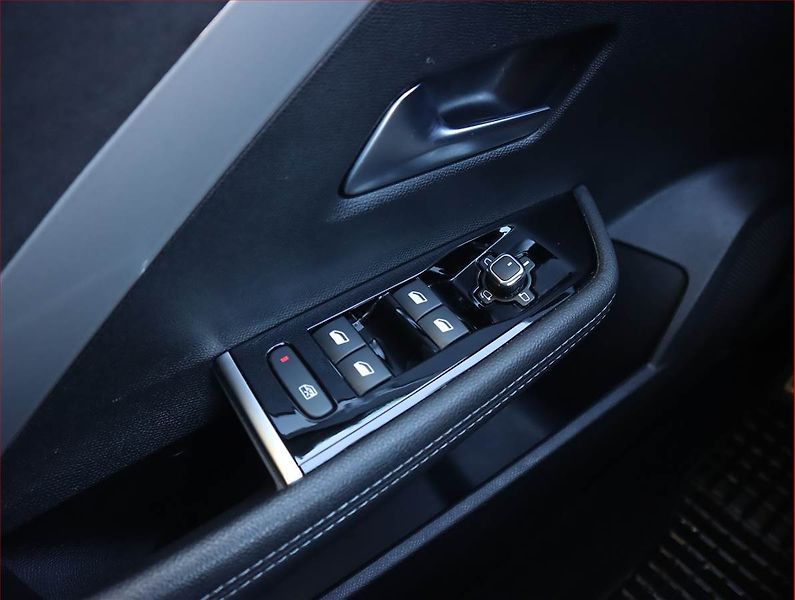 Opel Astra (2023) Ultimate Plug-in-Hybrid 1.6 T - fotka 22 z 26