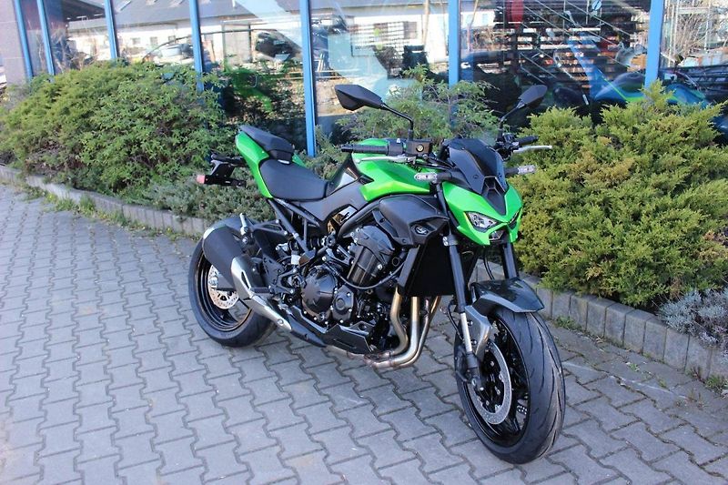 Kawasaki Z 900 (2026) 2026 skladem zelená - fotka 1 z 8