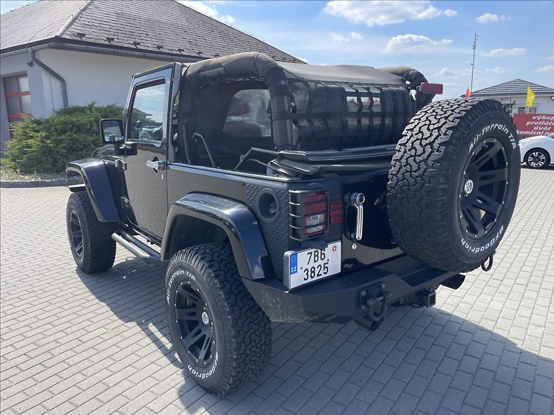 Jeep Wrangler 3,8 V6 UNLIMITED 146kw ARB Har - fotka 28 z 31