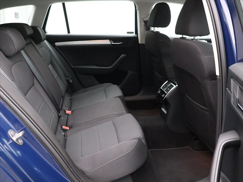 Škoda Superb 2,0 TDI 110kW CZ 4x4 Xenon - fotka 12 z 30