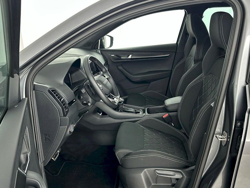 Škoda Karoq (2025) DSG 2.0TDI 110kW 4x4 SportLine - fotka 7 z 35