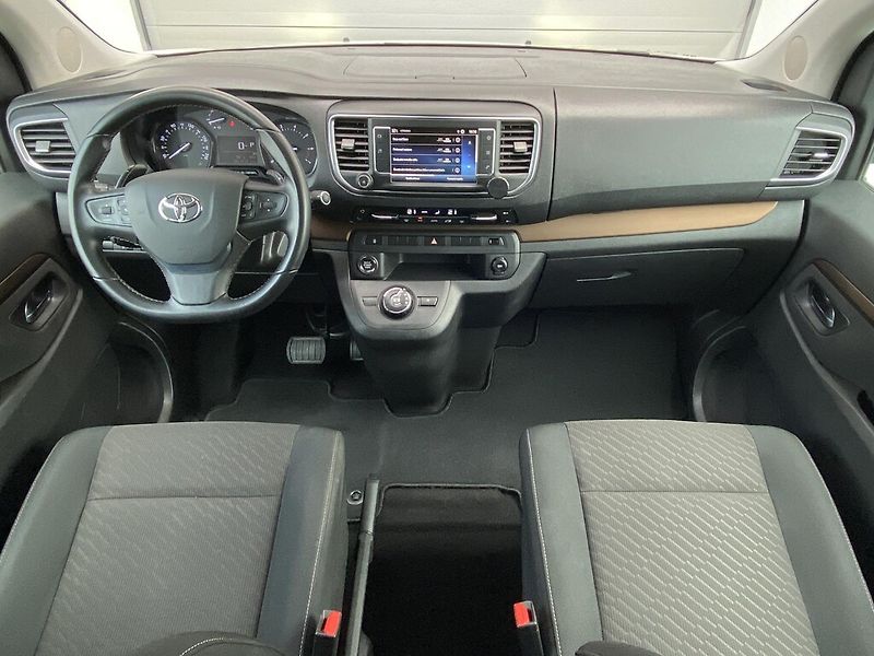 Toyota ProAce 2.0 D 130 kW AT Family - fotka 11 z 27