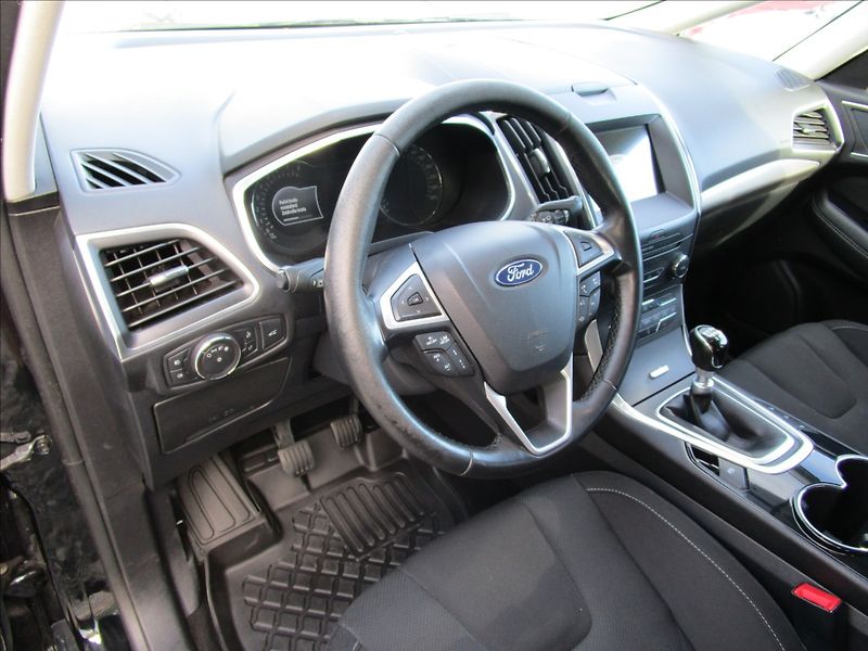 Ford S-MAX 1.5 EcoBoost, aut. klima, LED - fotka 12 z 44