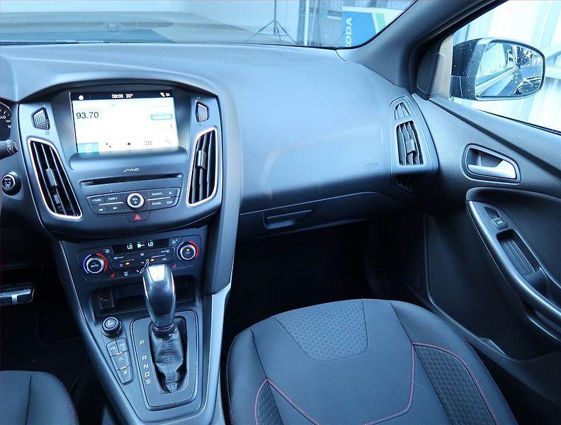 Ford Focus (2018) ST-Line 1.5 EcoBoost, Automat - fotka 8 z 17