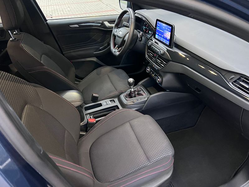 Ford Focus (2021) 1.5 TDCI ST-LINE - fotka 20 z 46