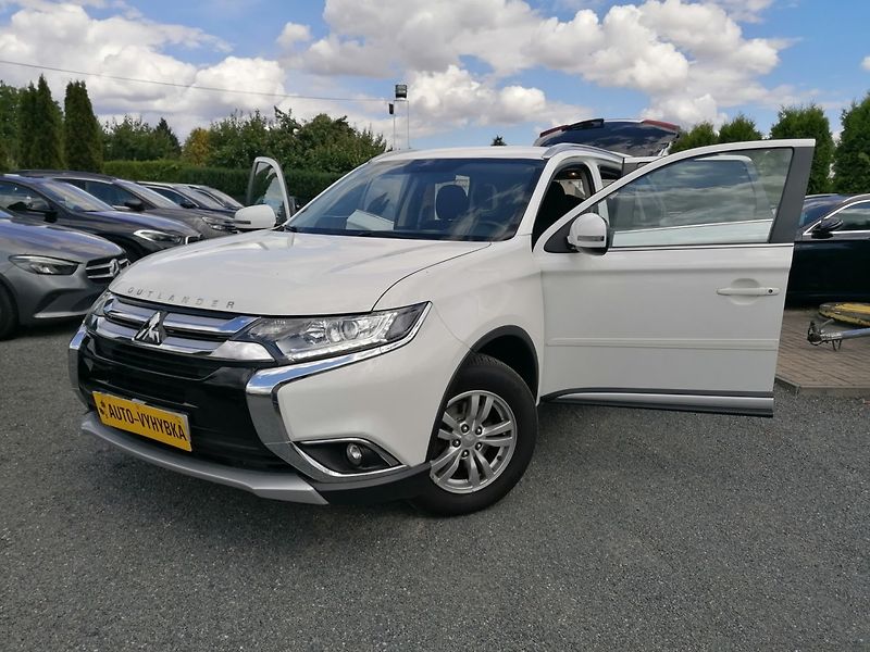 Mitsubishi Outlander (2017) 2.2DI-D 4WD 132kW ČR - fotka 1 z 19