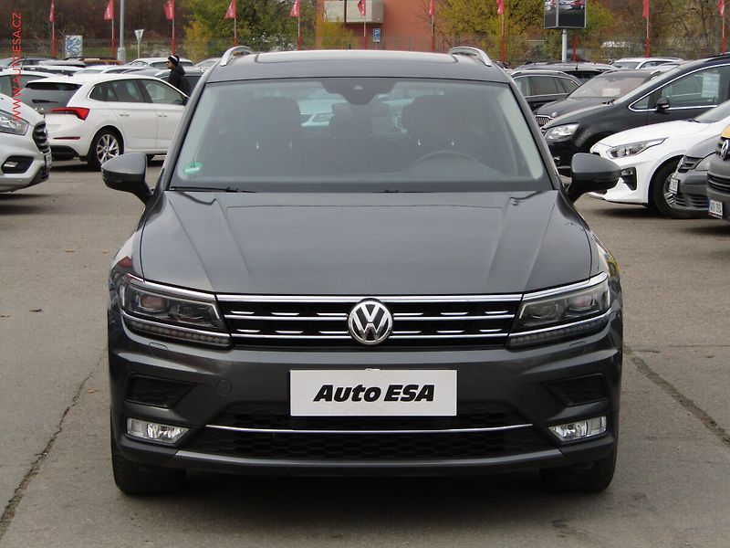 Volkswagen Tiguan (2016) 2.0 TDi, Highline, LED, panor - fotka 2 z 15