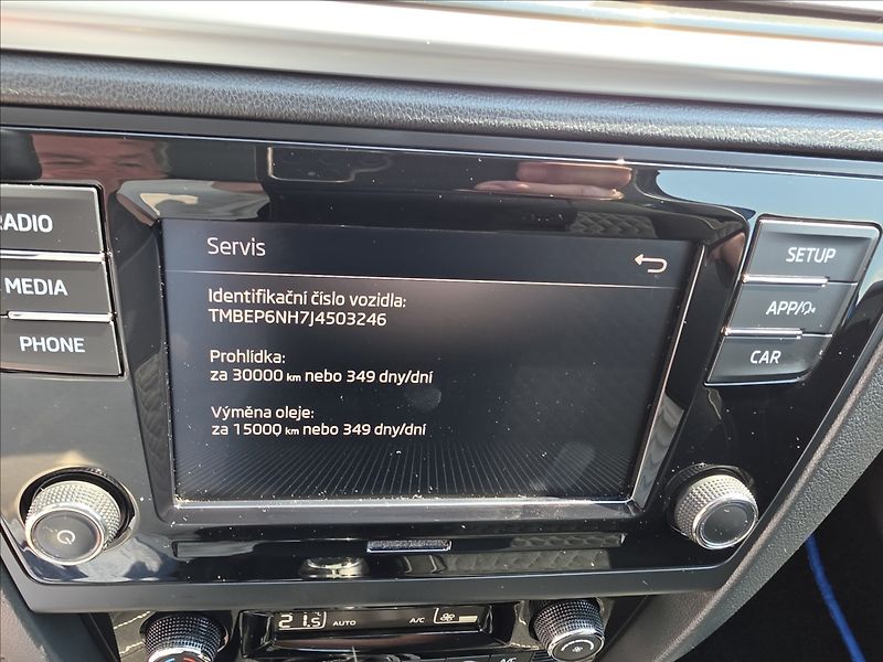 Škoda Rapid 1,0 TSi 70KW Drive dig.klima - fotka 20 z 46