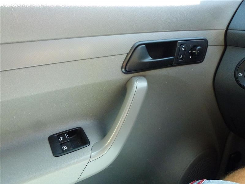 Volkswagen Caddy 1,9 TDI bez DPF - fotka 25 z 42