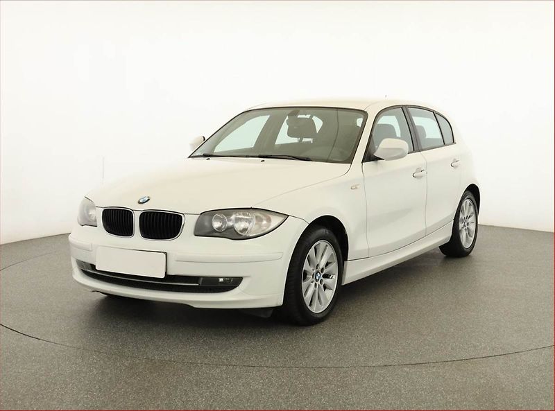 BMW Řada 1 (2011) 116d, Serv.kniha - fotka 2 z 16