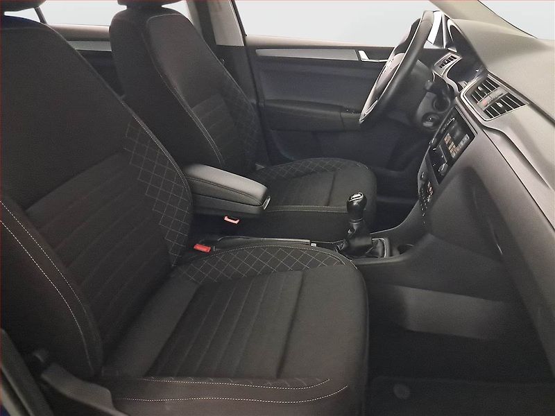 Škoda Rapid (2017) Style 1.0 TSI, Serv.kniha - fotka 9 z 23
