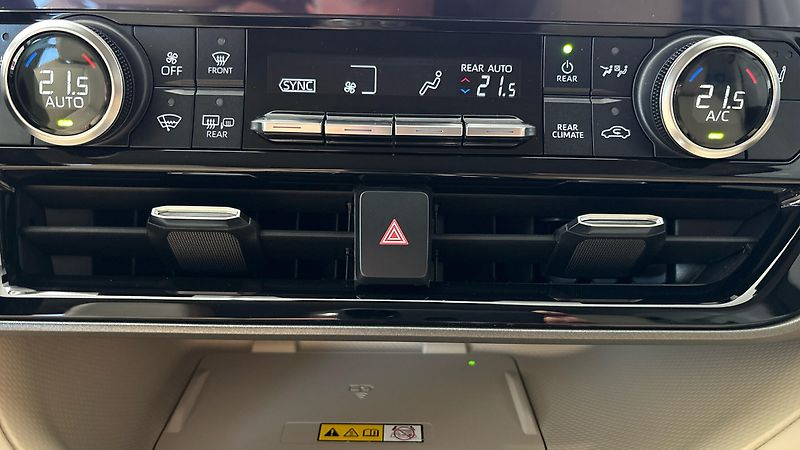 Toyota Highlander 2.5 Hybrid AUT 4x4 Prestige - fotka 33 z 33