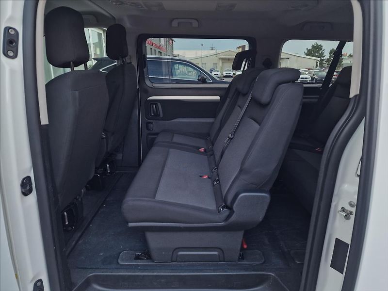 Toyota ProAce Verso 2.0 D-4d 110kW L2 Shuttle, ČR - fotka 19 z 50