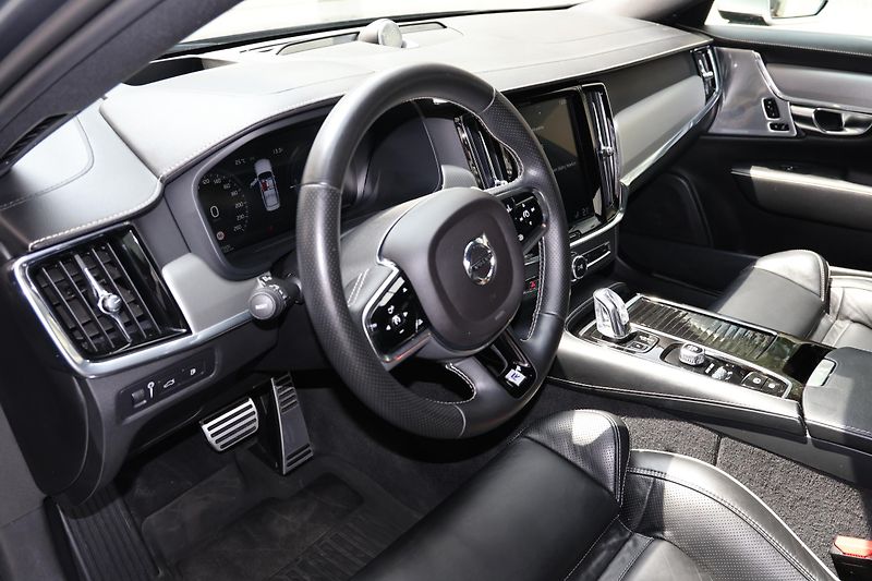 Volvo S90 (2018) T8 R-Design - fotka 12 z 26