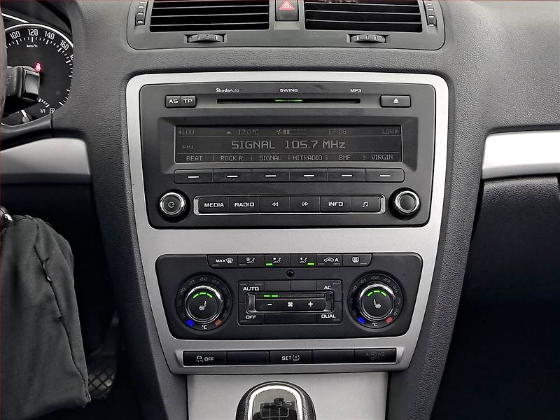 Škoda Octavia (2012) 1.6 TDI, Serv.kniha, po STK - fotka 12 z 15