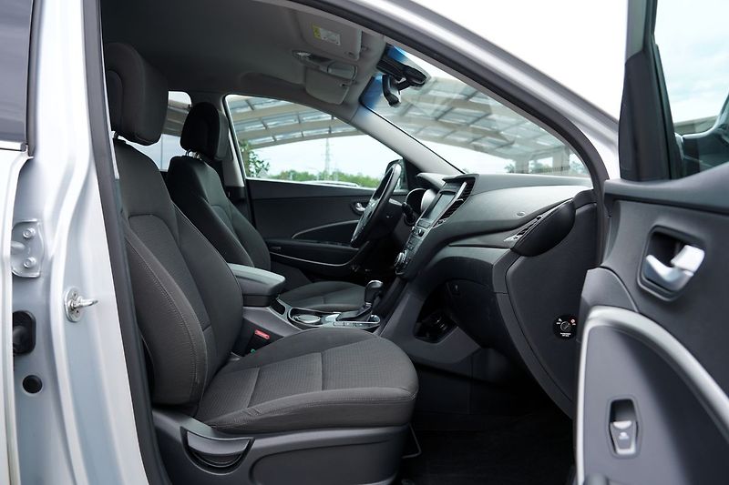 Hyundai Santa Fe 2.2 CRDi 4WD/Style/4x4/CZ - fotka 28 z 50