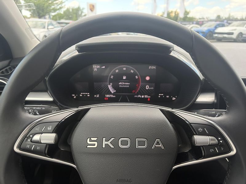 Škoda Fabia 1.0TSi 85kW Top Selection - fotka 17 z 23