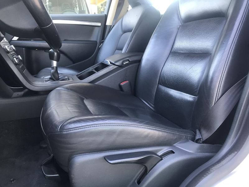 Volvo V70 2.0 D 100 KW,NAVI,STAV,CENA.. - fotka 9 z 14