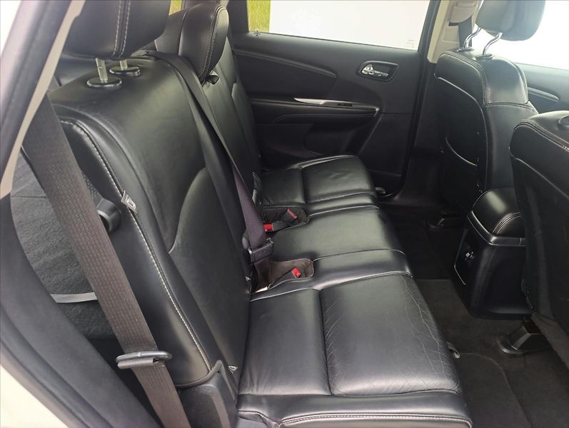 Fiat Freemont 2,0 MJT 4x4 7Míst AUTOMAT Navi - fotka 28 z 44