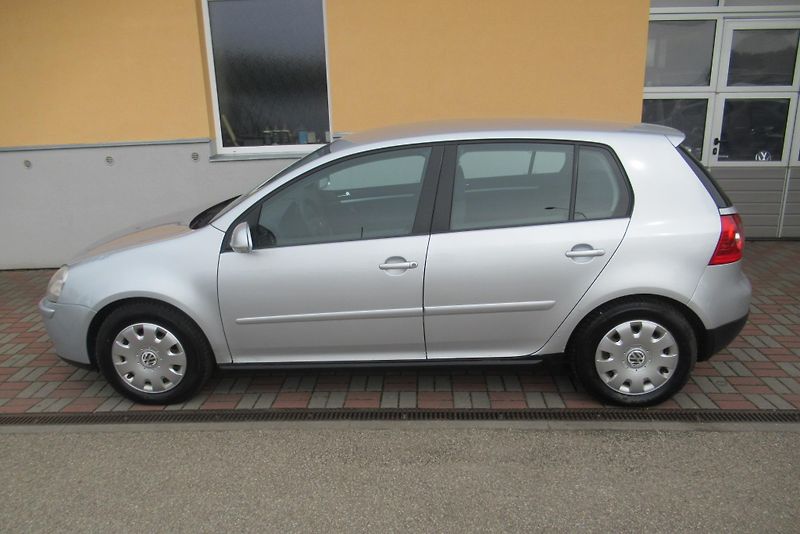Volkswagen Golf 1.9 TDi AUT. KLIMA TAŽNÉ - fotka 6 z 18