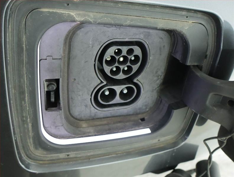 BMW i3 (2021) 120Ah BEV, SoH 92% - fotka 17 z 18