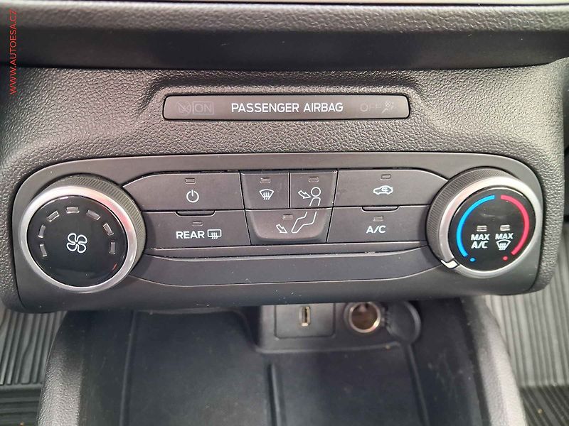 Ford Focus (2020) 1.5D, ČR, servis.kniha, AC - fotka 13 z 17