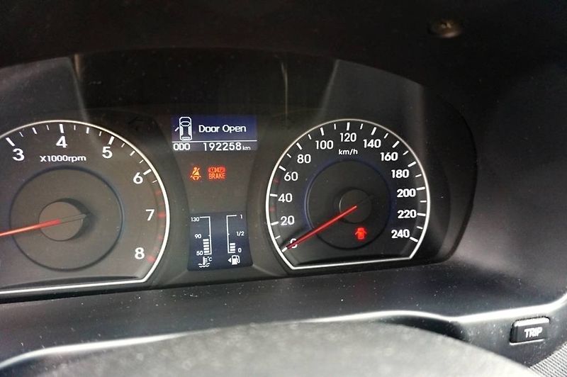 Hyundai i30 (2010) STYLE 1,6 CVVT 93 kW - fotka 26 z 35