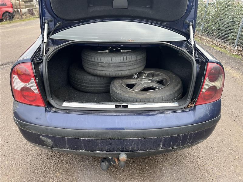 Volkswagen Passat 1.9 TDi KLIMA 2 x KOLA BEZ STK - fotka 23 z 24