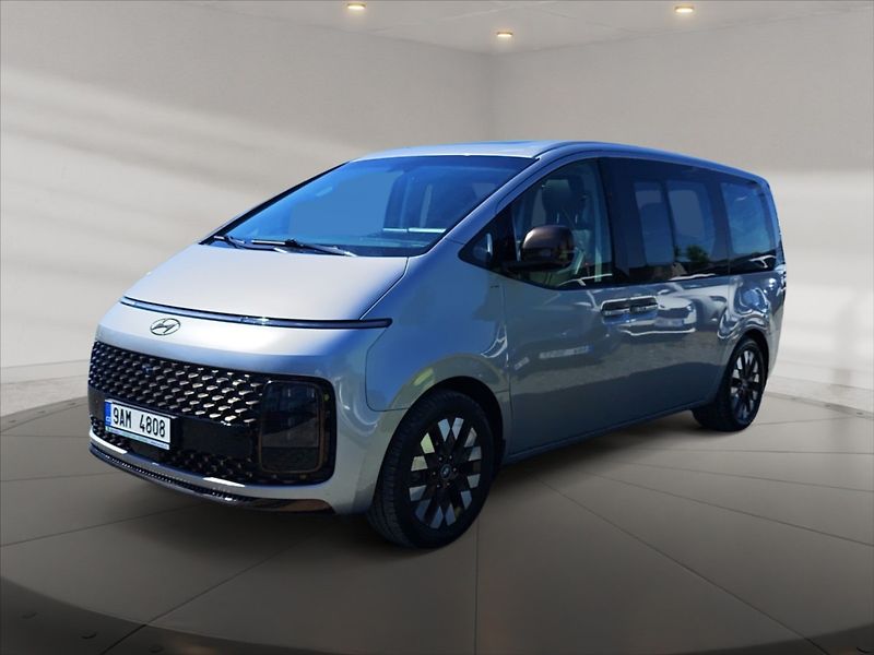 Hyundai Staria 2,2 CRDi Luxury 4x4 AT - fotka 2 z 11