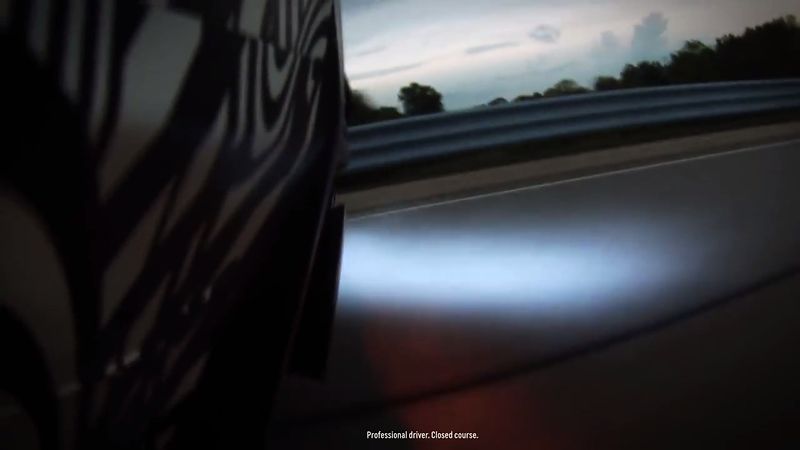 Plamen z výfuku Chevroletu Corvette ZR1.