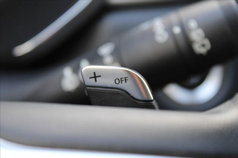 Renault Captur 1,3 TCe  1.MAJ,AUTOMAT,INTENS - fotka 23 z 35