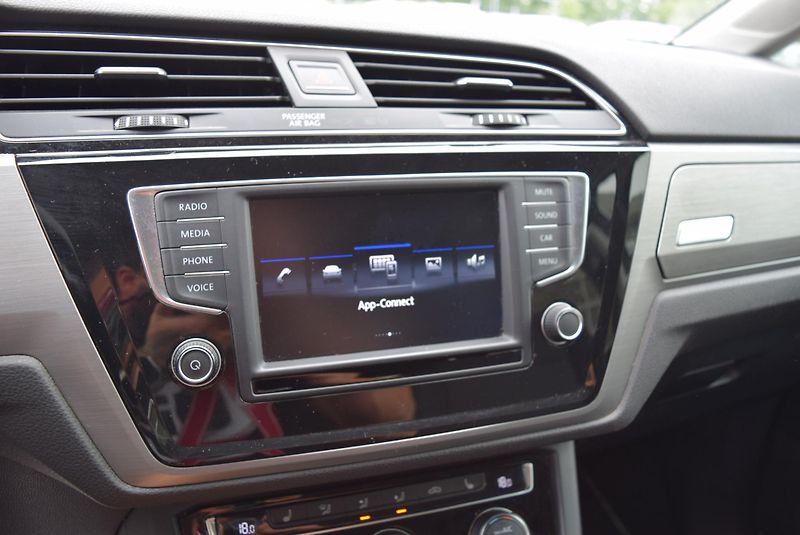 Volkswagen Touran (2017) 1.4TSI 110kw 7MÍST CLBMT APP  - fotka 25 z 46