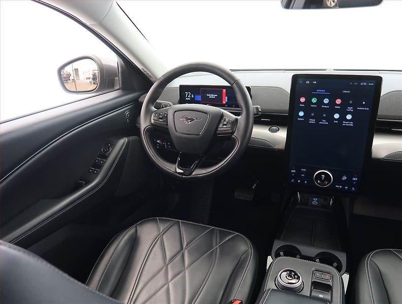 Ford Mustang Mach-E (2021) Standard Range RWD, SoH 94% - fotka 7 z 32