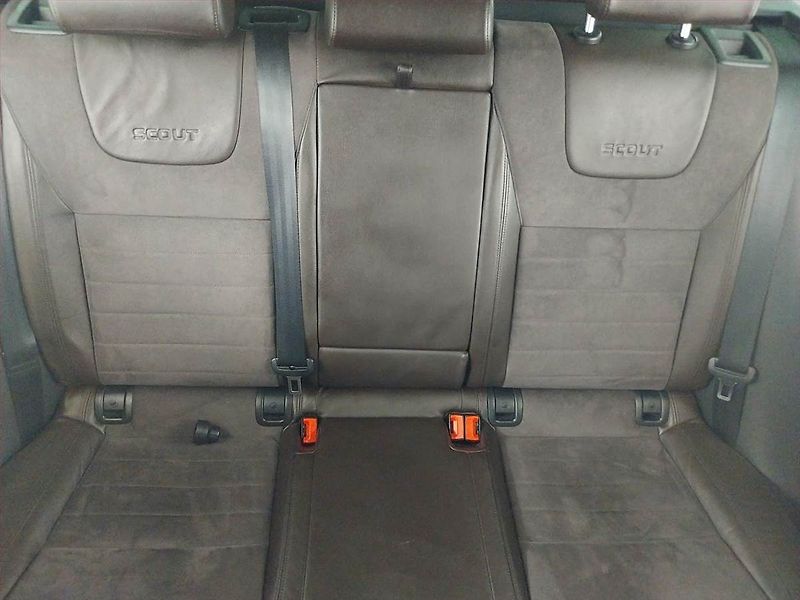 Škoda Octavia (2014) Scout 2.0 TDI, 4X4, Automat - fotka 10 z 16