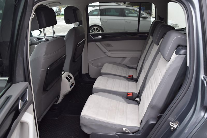 Volkswagen Touran (2017) 1.4TSI 110kw HIGHLINE 7M TAŽNÉ - fotka 18 z 50