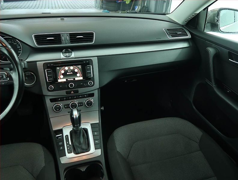 Volkswagen Passat (2014) Comfortline 2.0 TDI, Automat - fotka 8 z 18