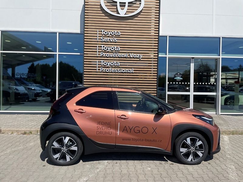 Toyota Aygo 1,5 STYLE SMART - fotka 4 z 10