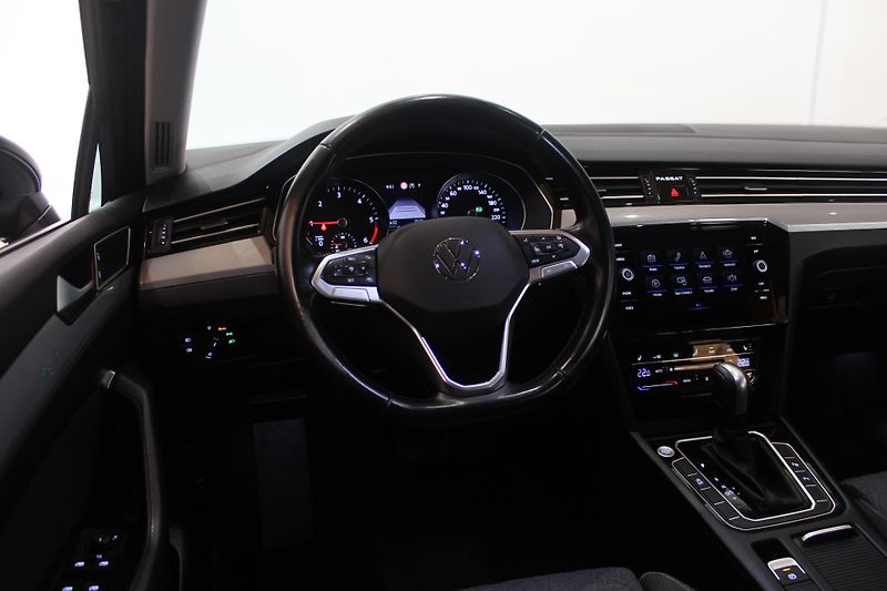 Volkswagen Passat (2023) 2.0TDI DSG Nez.Topení Model 24 - fotka 31 z 33