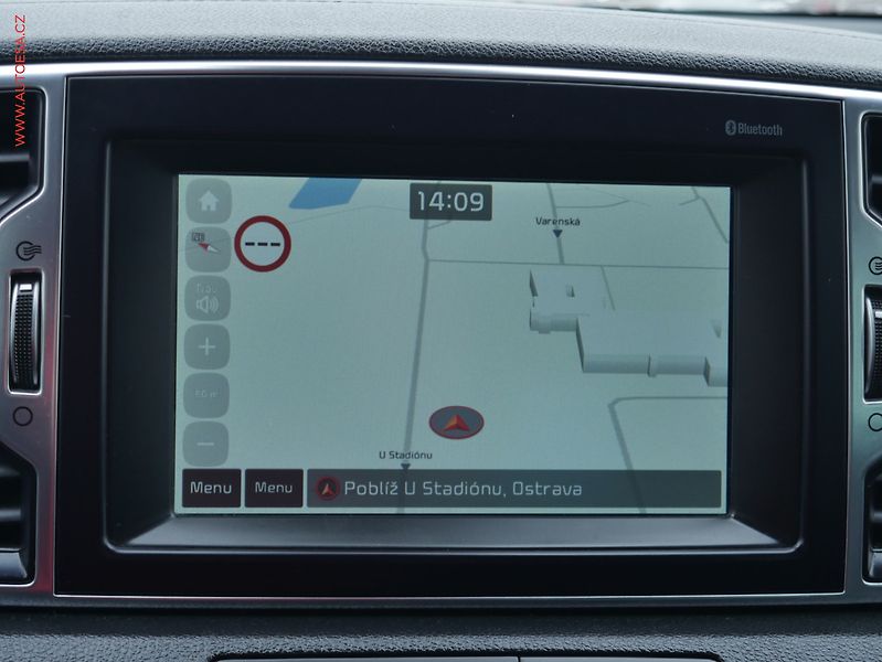 Kia Sportage (2017) 1.6 GDi, 2.maj,ČR, Navi - fotka 13 z 22